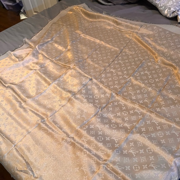 Shawl Louis Vuitton beige - Picture 3 of 4